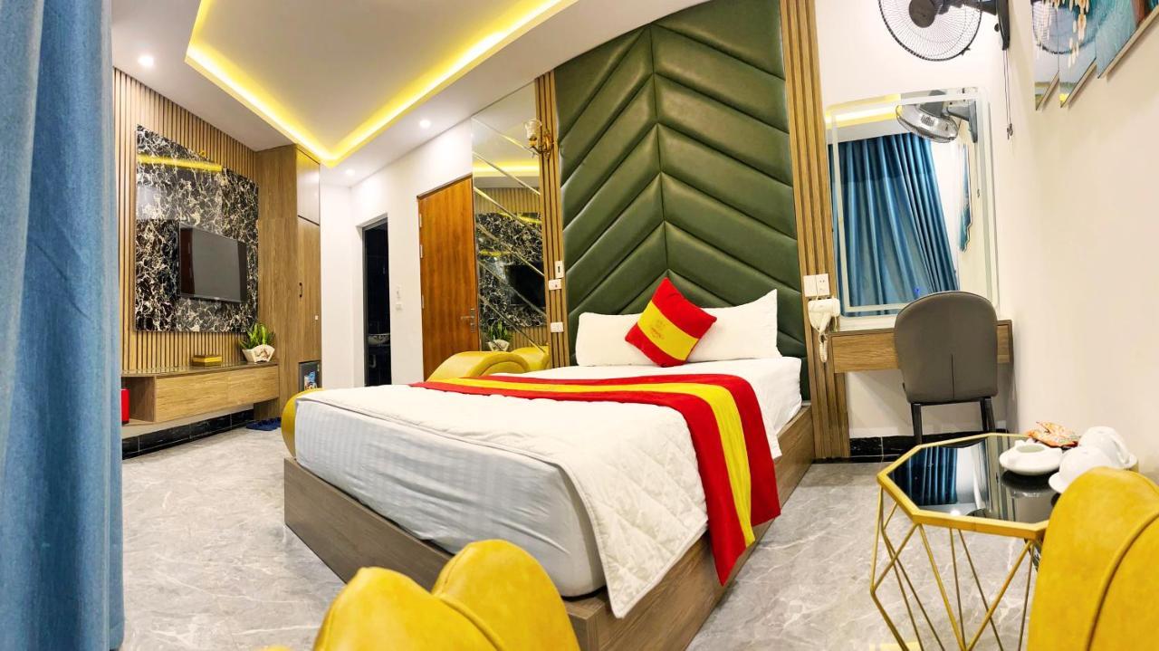 Grad Queen - Mo Lao Hotel